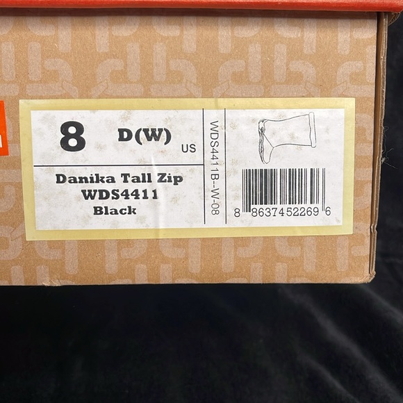 Propet Women's Black Boots size 8 wide width. - Picture 13 of 14